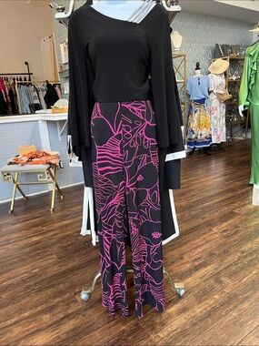 Frank Lyman Design Black Wide-Leg Pants with Hot Pink Abstract Print